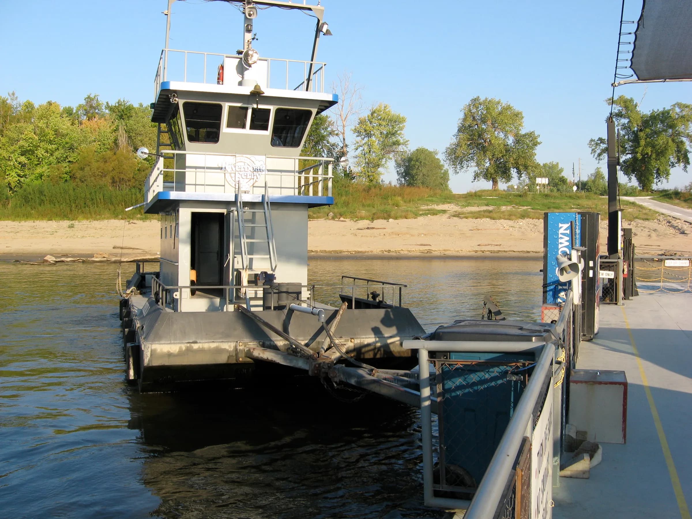 The Dorena–Hickman ferry tied up at its landing on the Mississippi